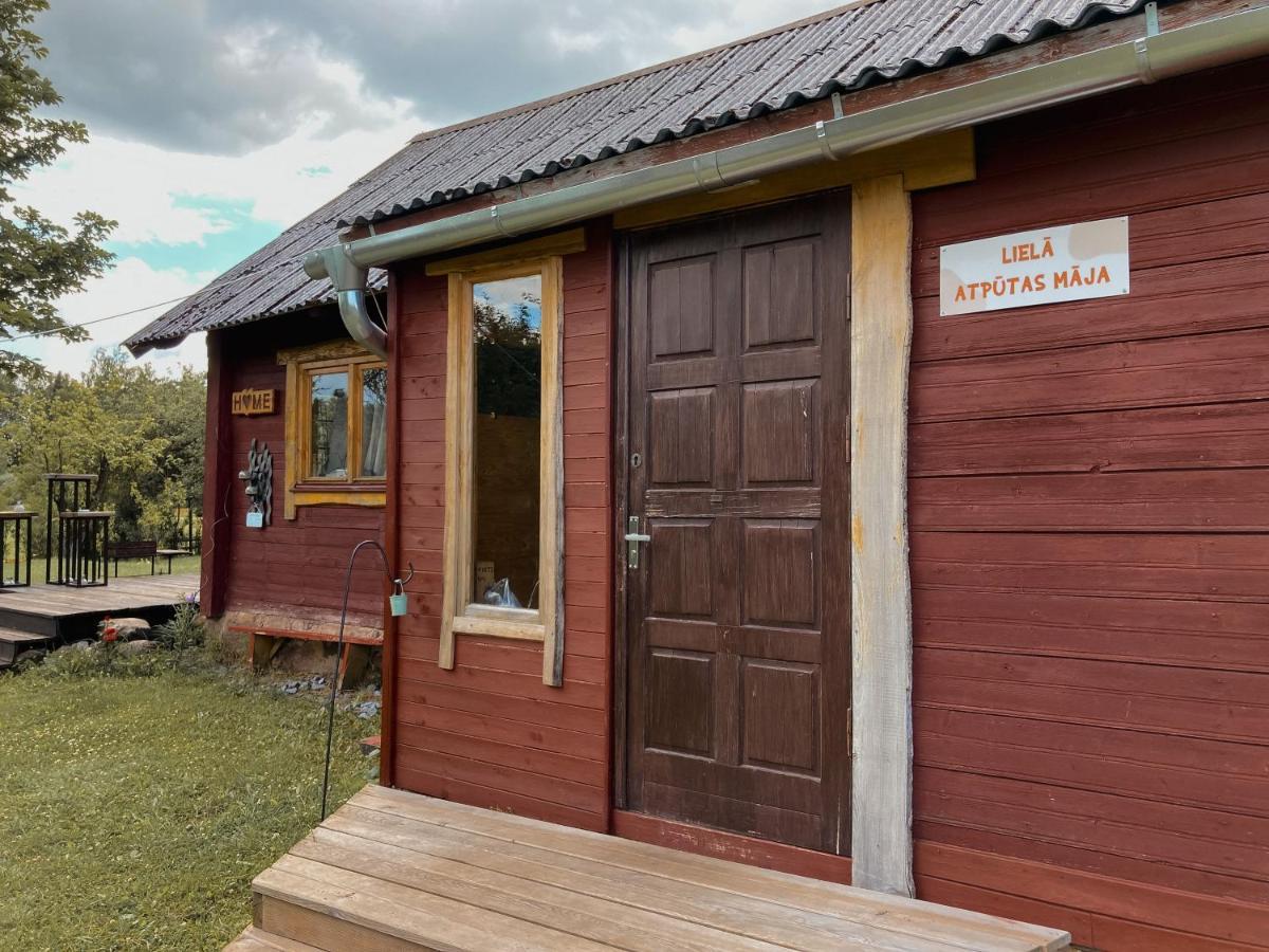 Starp Debesim Un Zemi Guest House Kraslava Exterior photo
